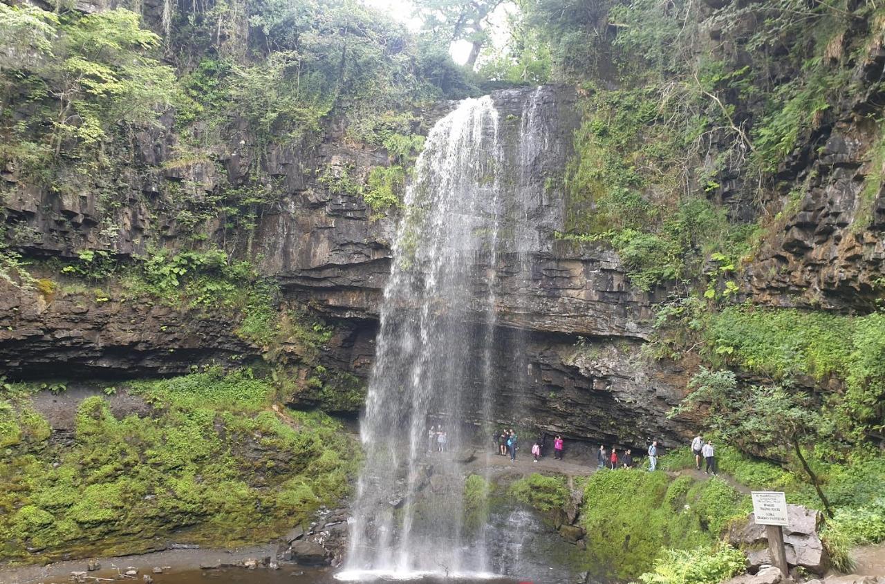 Entire Venue With Accommodation Sleeps Up To 19 - Waterfall Country Escape Wales Coelbren Exterior foto