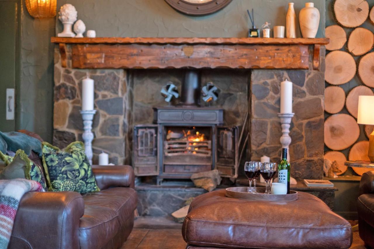 Entire Venue With Accommodation Sleeps Up To 19 - Waterfall Country Escape Wales Coelbren Exterior foto