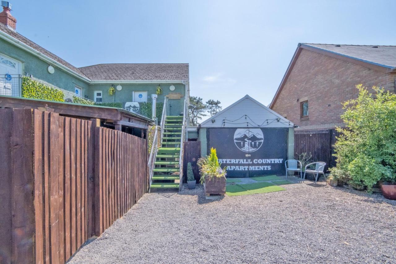 Entire Venue With Accommodation Sleeps Up To 19 - Waterfall Country Escape Wales Coelbren Exterior foto